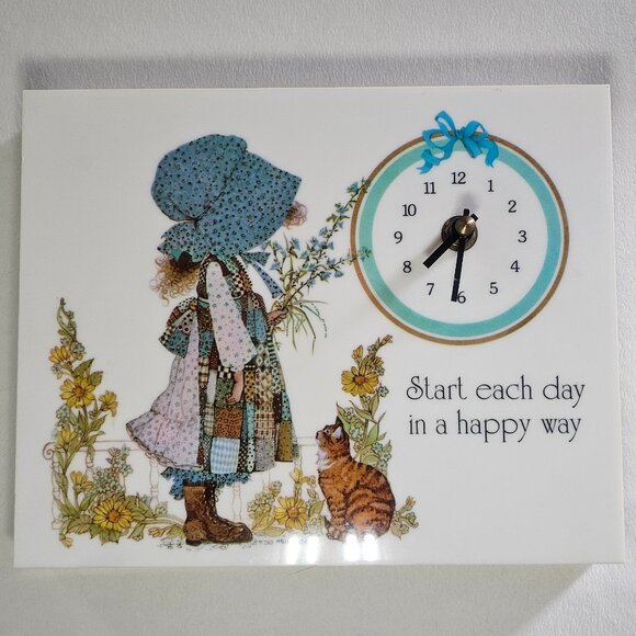 Vintage Holly Hobbie Wall Clock by Trenmark, Inc. With Original Box - Picture 1 of 14
